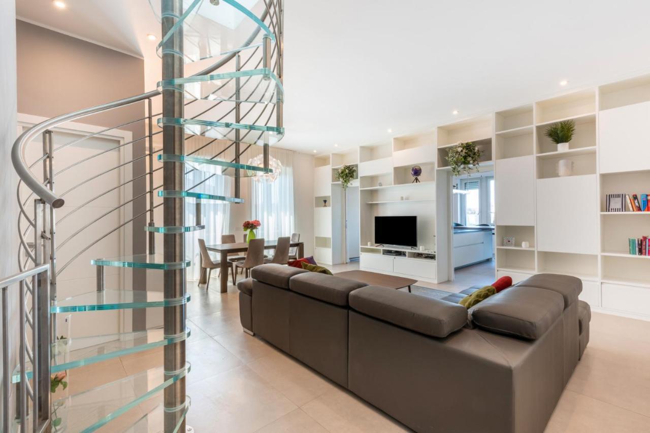 Easylife - Wonderful Penthouse With Terrace A Few Steps From The Duomo Apartment Милано Екстериор снимка
